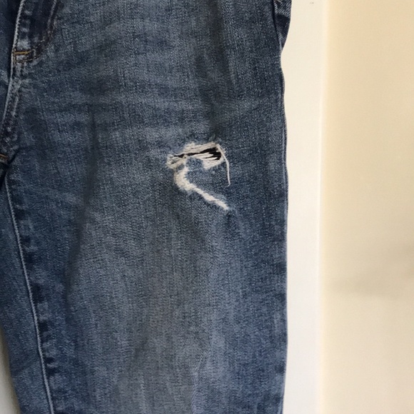 Gap 1969 destroyed medium wash jeans - Picture 5 of 9